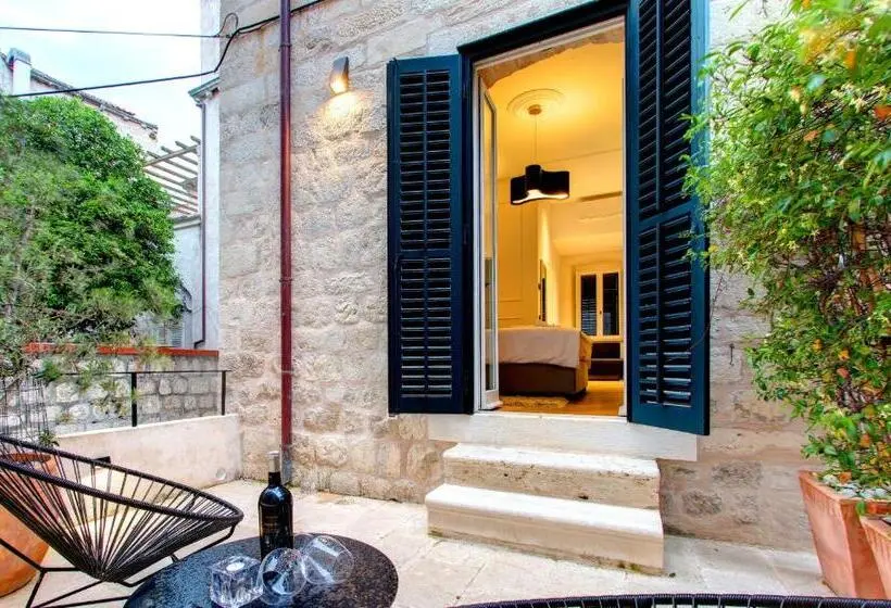 اتاق استاندارد با بالکن, Guest House Fortyfour