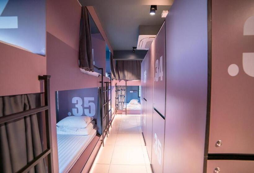 共用房间的床, Homy Seafront Hostel