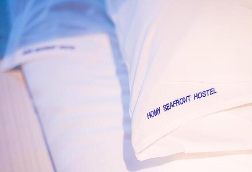 共用房间的床, Homy Seafront Hostel