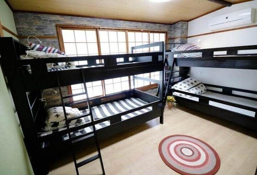 Четырехместный Номер Economy, Maru House   Hostel