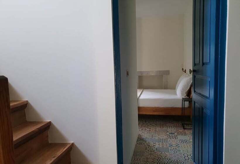 Номер Стандарт, A Bella Scusa