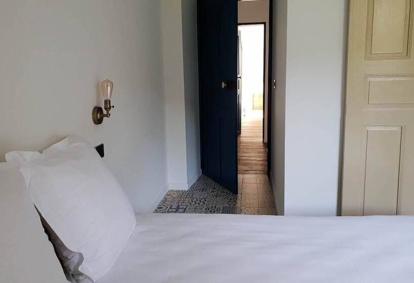 Номер Стандарт, A Bella Scusa