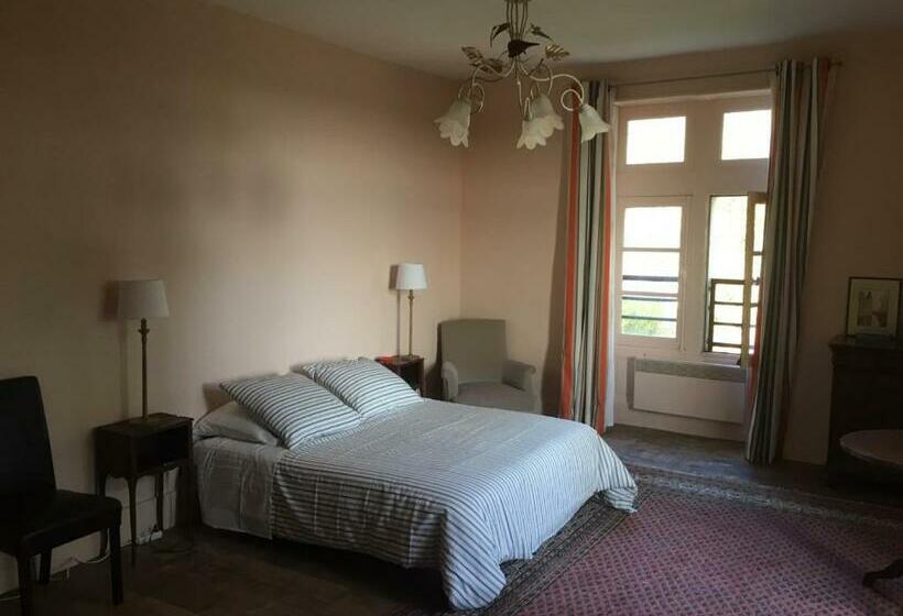 غرفة عائلية, Chateau De Rys