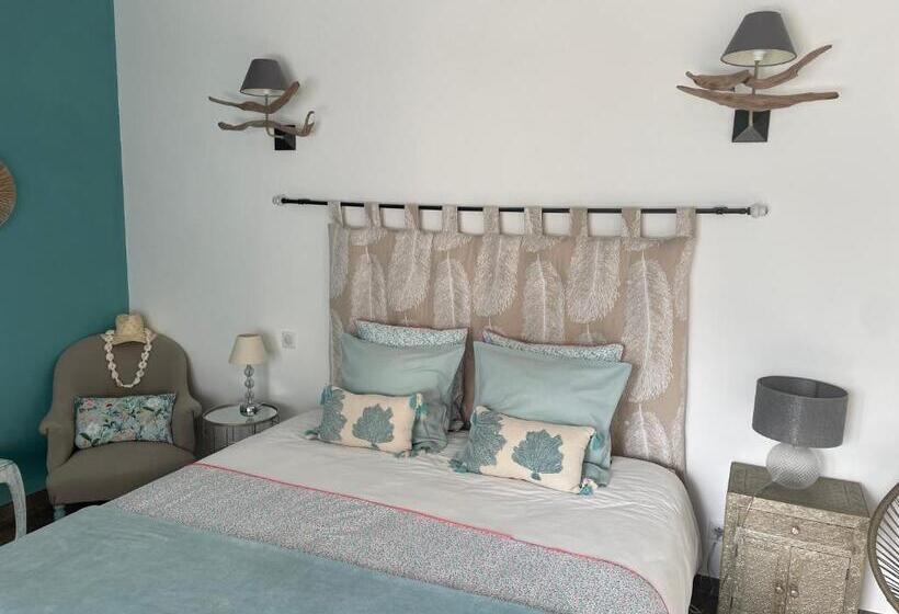 プールビュースタンダードルーム, Côté Dentelles