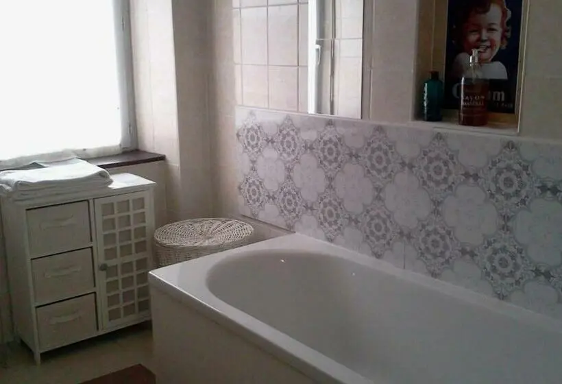 スタンダードルーム, Maison De Ville Au Pied De La Montagne Noire