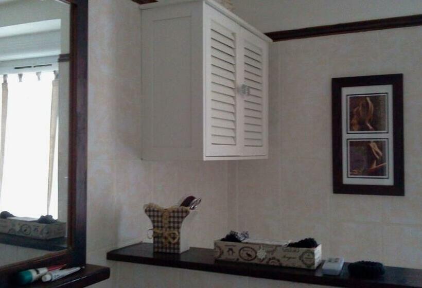 Номер Стандарт, Maison De Ville Au Pied De La Montagne Noire