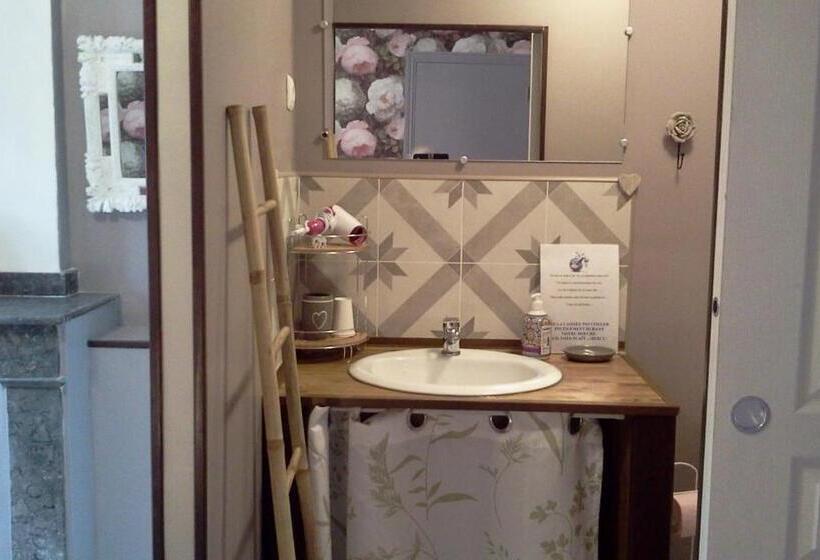 Номер Стандарт, Maison De Ville Au Pied De La Montagne Noire