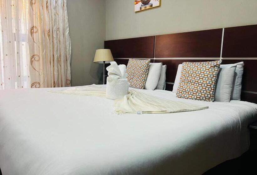 اتاق لوکس, Greater Heights Guest House