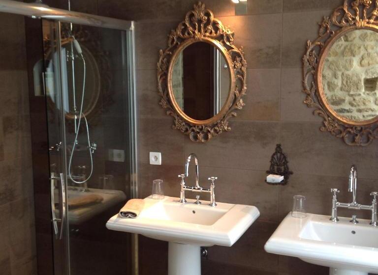 חדר קומפורט, Au Château