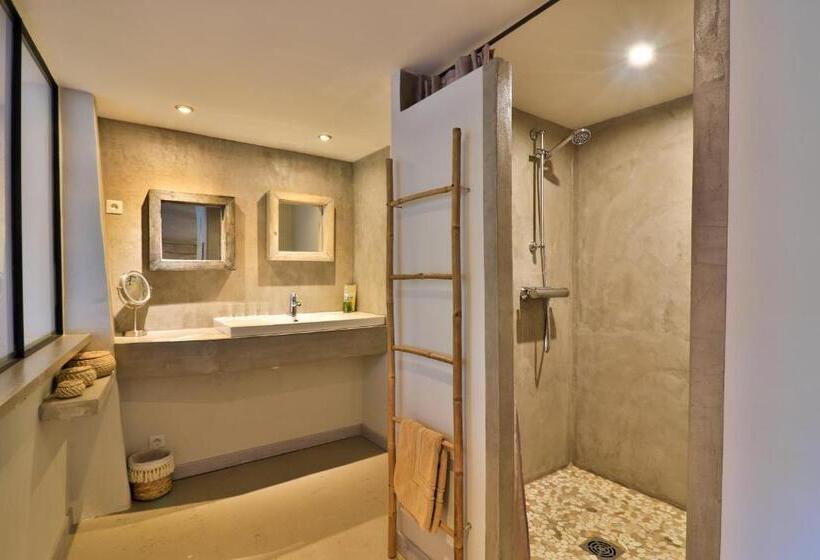 סוויטה משפחתית, Le Mas Des Brune