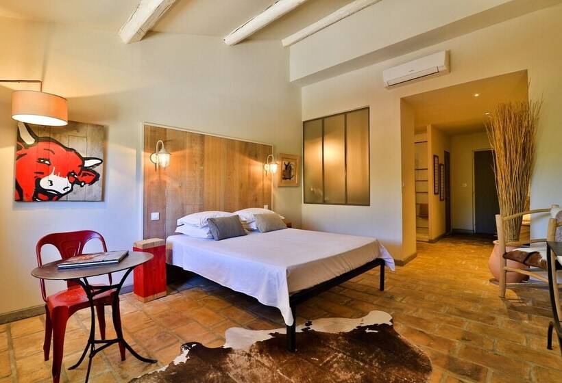 חדר סטנדרט לשלושה, Le Mas Des Brune