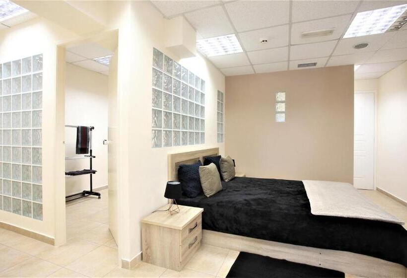 Люкс, Gk Airport Suites   Free Shuttle