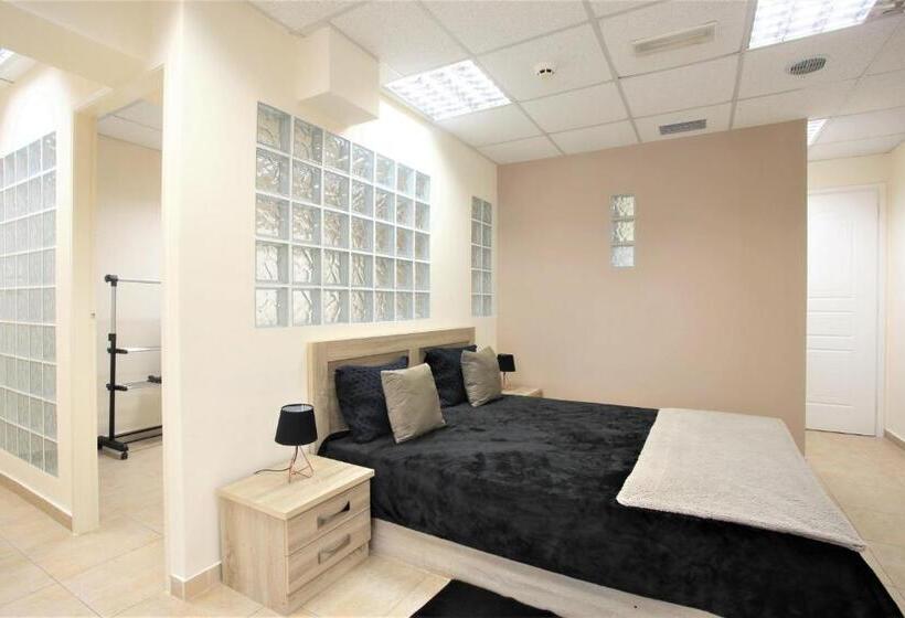 Люкс, Gk Airport Suites   Free Shuttle