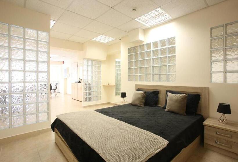 Люкс, Gk Airport Suites   Free Shuttle