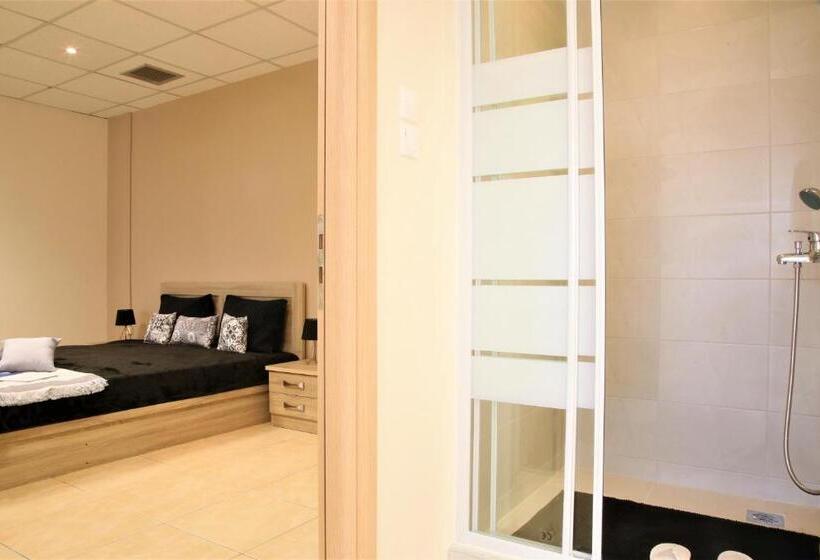 Люкс Superior, Gk Airport Suites   Free Shuttle