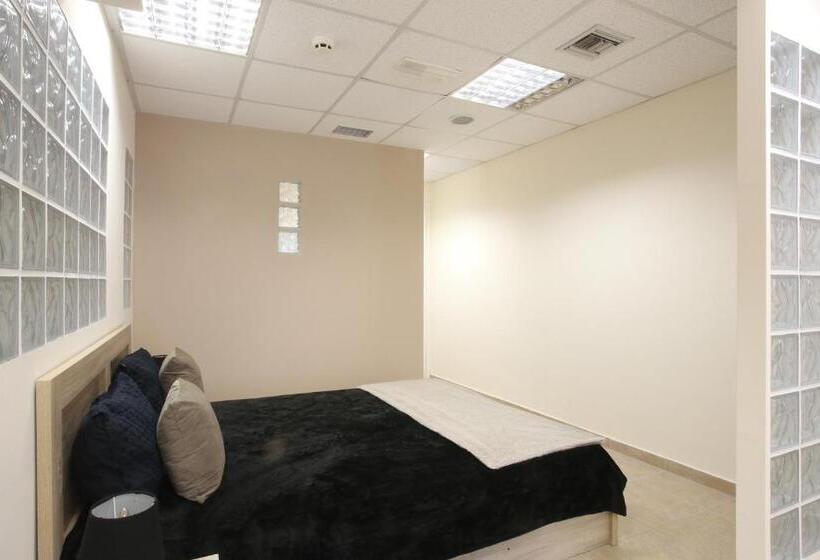 Люкс, Gk Airport Suites   Free Shuttle