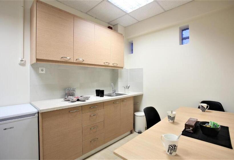 Люкс, Gk Airport Suites   Free Shuttle