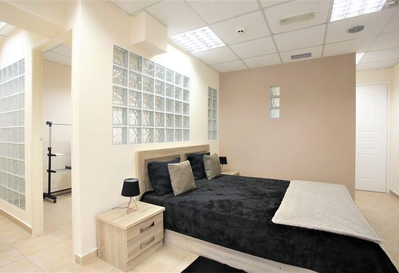 Люкс, Gk Airport Suites   Free Shuttle