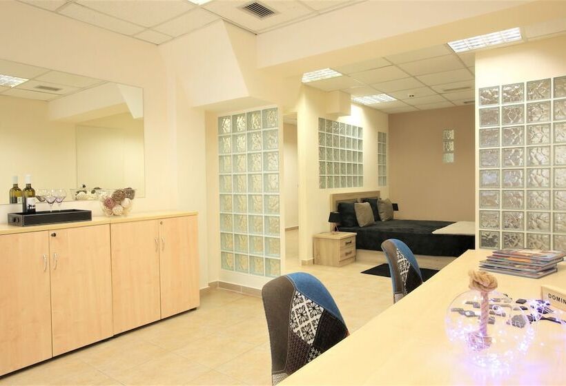 Люкс, Gk Airport Suites   Free Shuttle