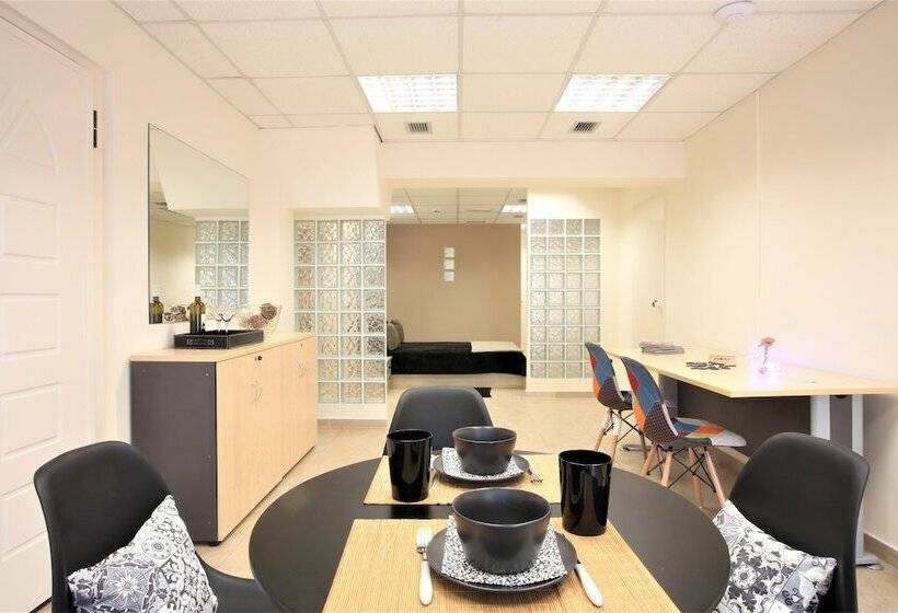 Люкс, Gk Airport Suites   Free Shuttle