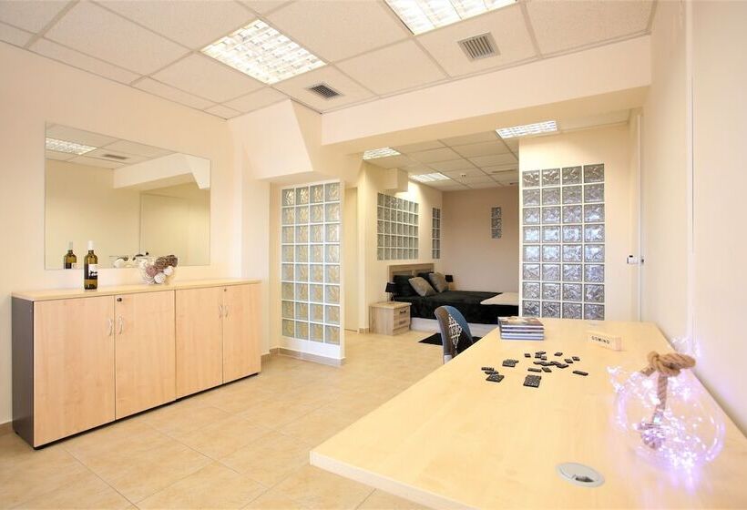 Люкс, Gk Airport Suites   Free Shuttle