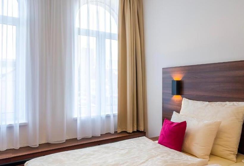 Номер Deluxe, Bohemia Inn