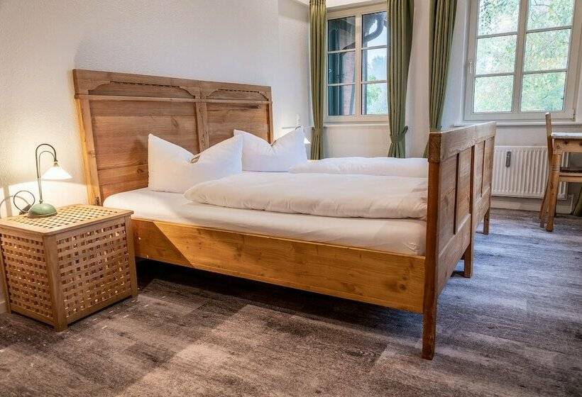 スタンダードルーム, Butz