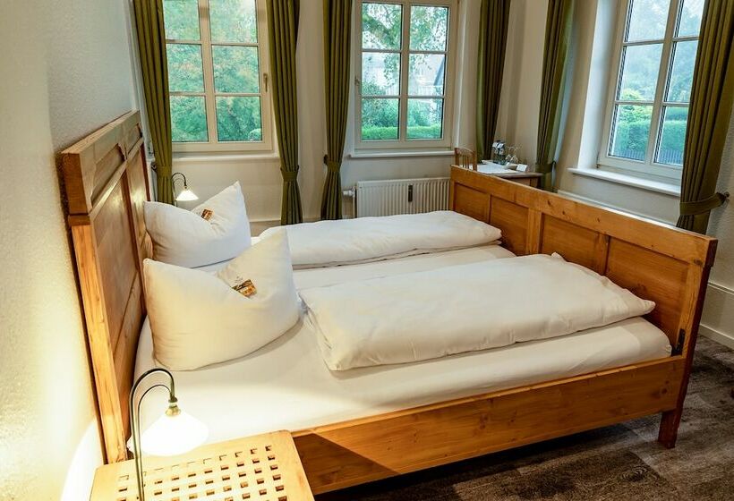 スタンダードルーム, Butz