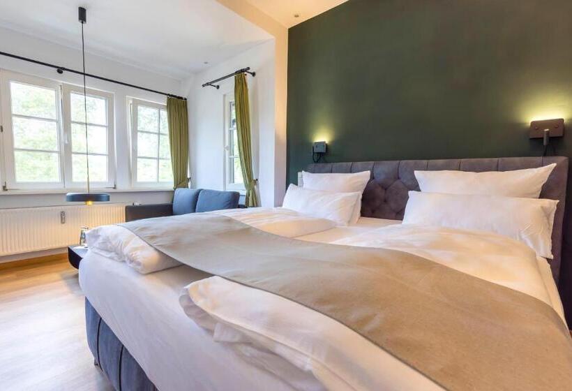 デラックスルーム, Butz