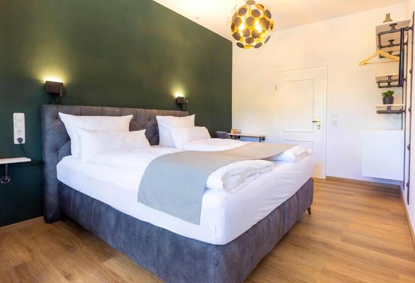 デラックスルーム, Butz