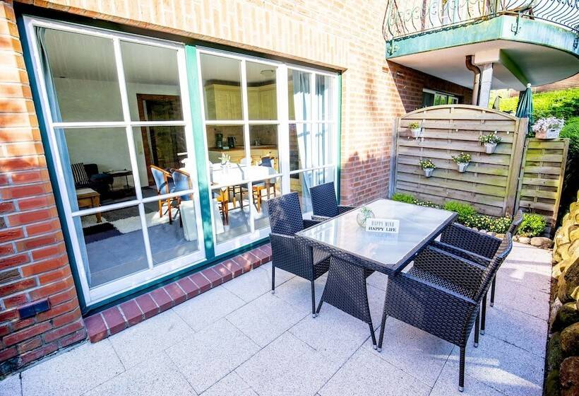 テラス付き1ベッドルームアパートメント, Butz