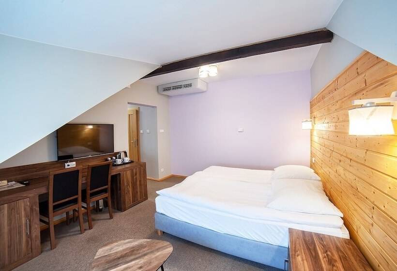 غرفة كومفورت, Dworek Wapionka