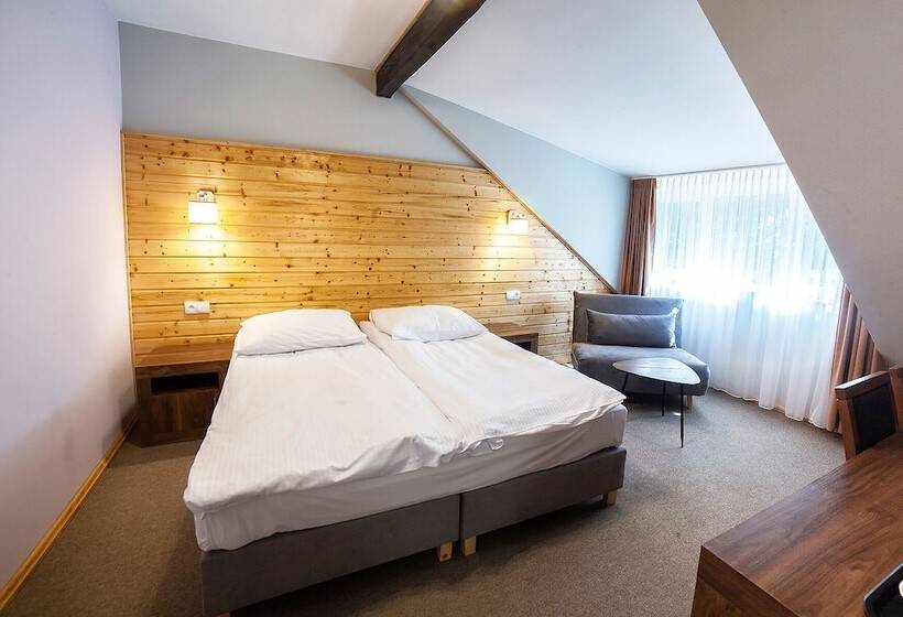 غرفة كومفورت, Dworek Wapionka