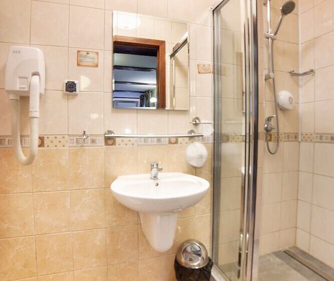 غرفة ديلوكس, Dworek Wapionka