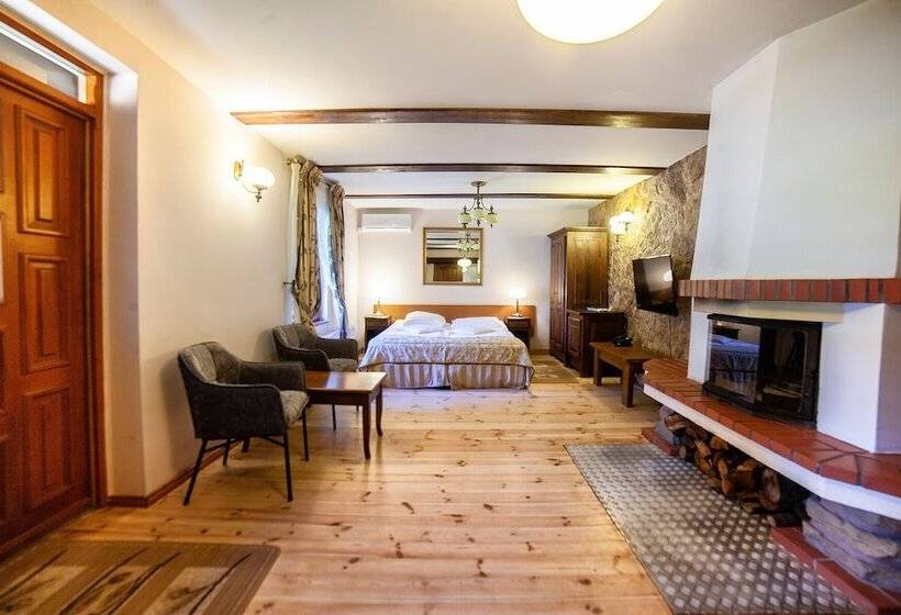 غرفة ديلوكس, Dworek Wapionka