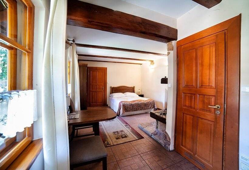 غرفة ديلوكس, Dworek Wapionka