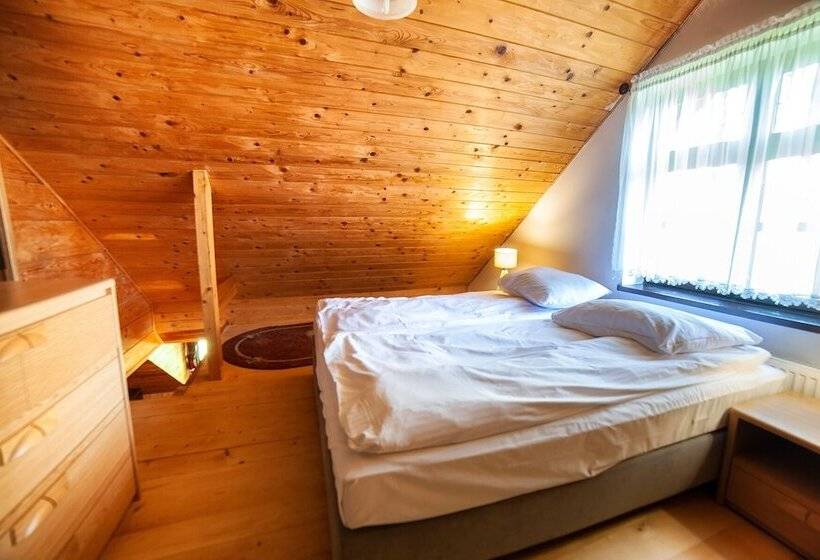 إستوديو ديلوكس, Dworek Wapionka