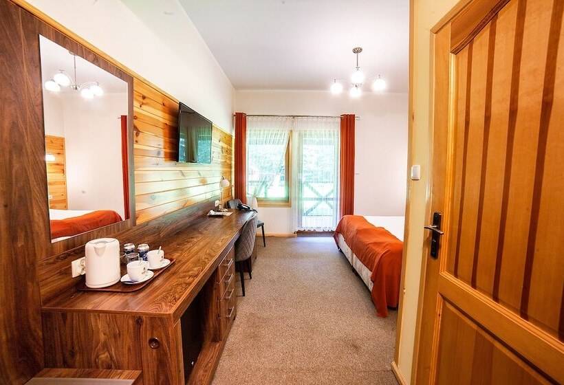 غرفة كومفورت, Dworek Wapionka