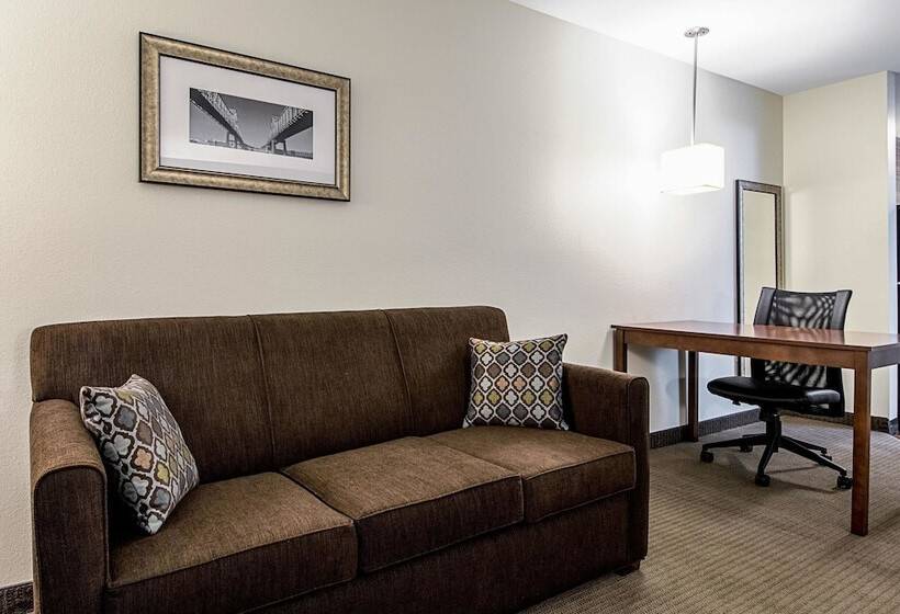 جناح, Mainstay Suites Geismar  Gonzales