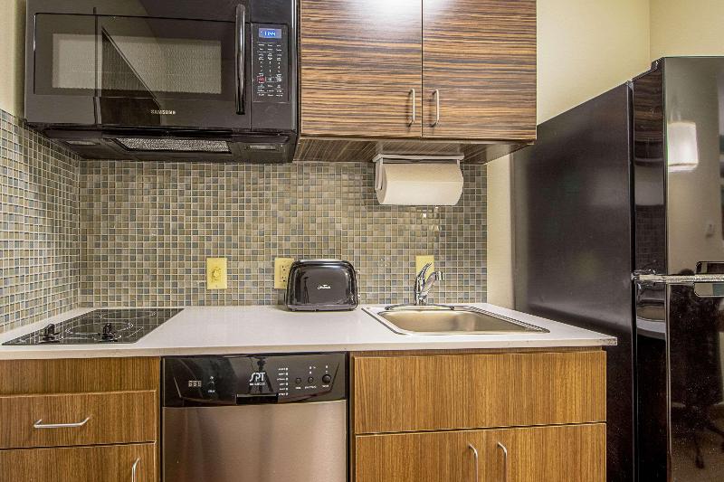 Люкс Кровать Кинг, Mainstay Suites Geismar  Gonzales