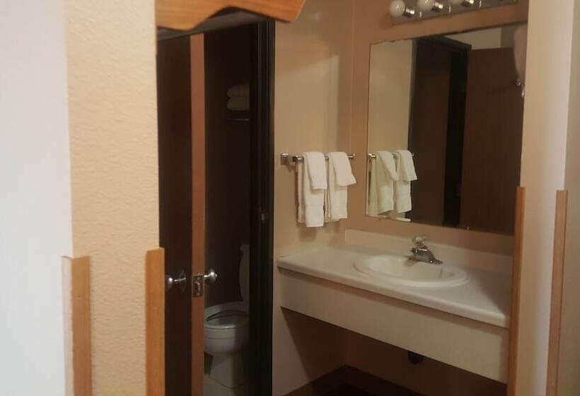 غرفه قياسيه سريرين مزدوجين, Crookston Inn & Convention Center