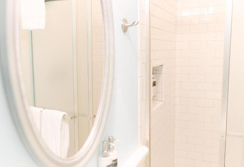 Номер Стандарт с Балконом, The Morehead Inn