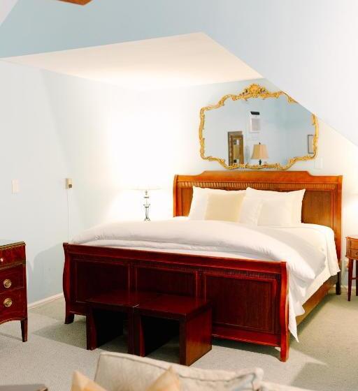 带大床的套房, The Morehead Inn