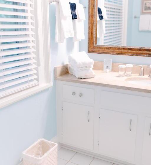 带大床的套房, The Morehead Inn