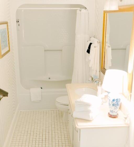 带大床的套房, The Morehead Inn