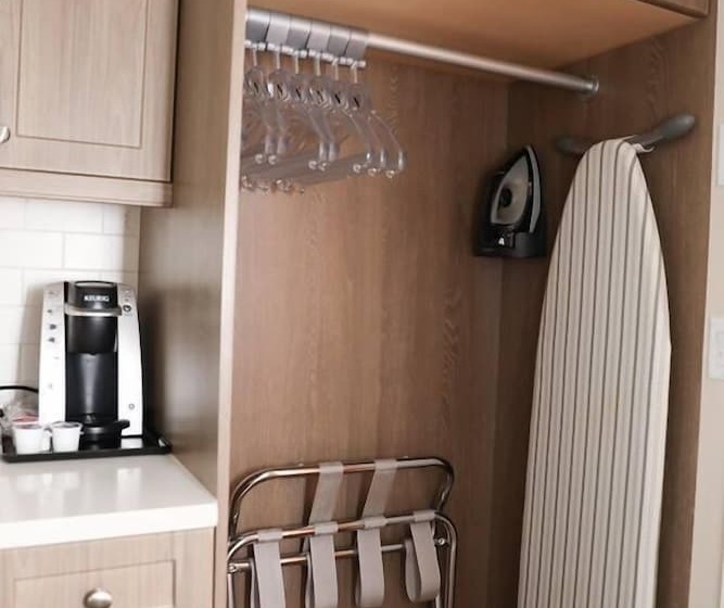 غرفة قياسية لذوى الاحتياجات الخاصة, Norwalk Inn & Conference Center