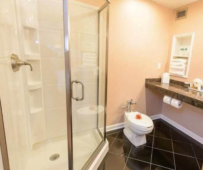 جناح, Norwalk Inn & Conference Center