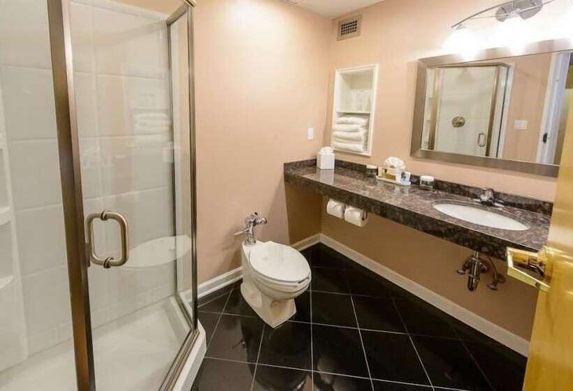 جناح, Norwalk Inn & Conference Center