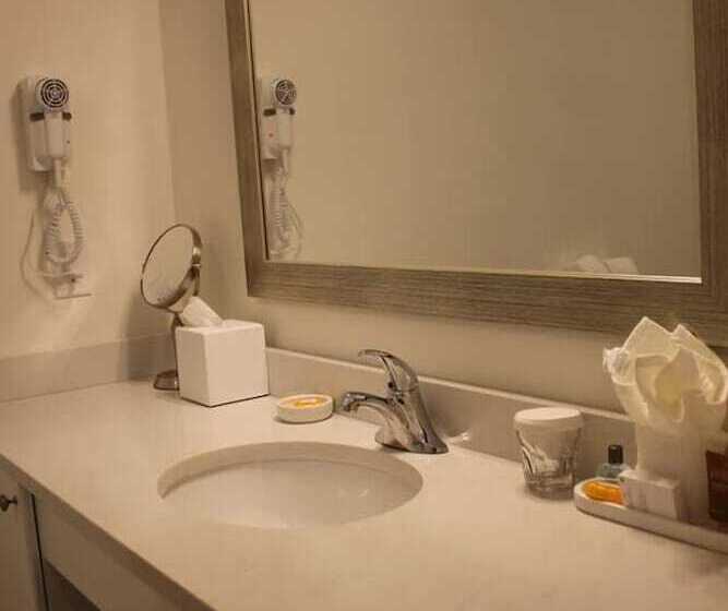 غرفة سوبيريور, Norwalk Inn & Conference Center