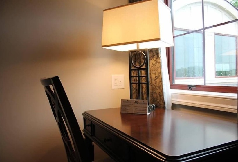 غرفة سوبيريور, Norwalk Inn & Conference Center